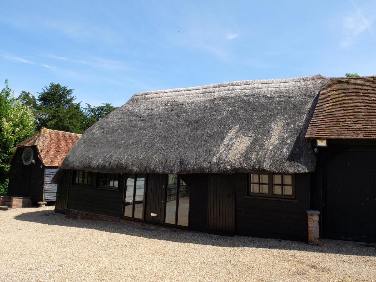 The Thatched Barn เธม ภายนอก รูปภาพ